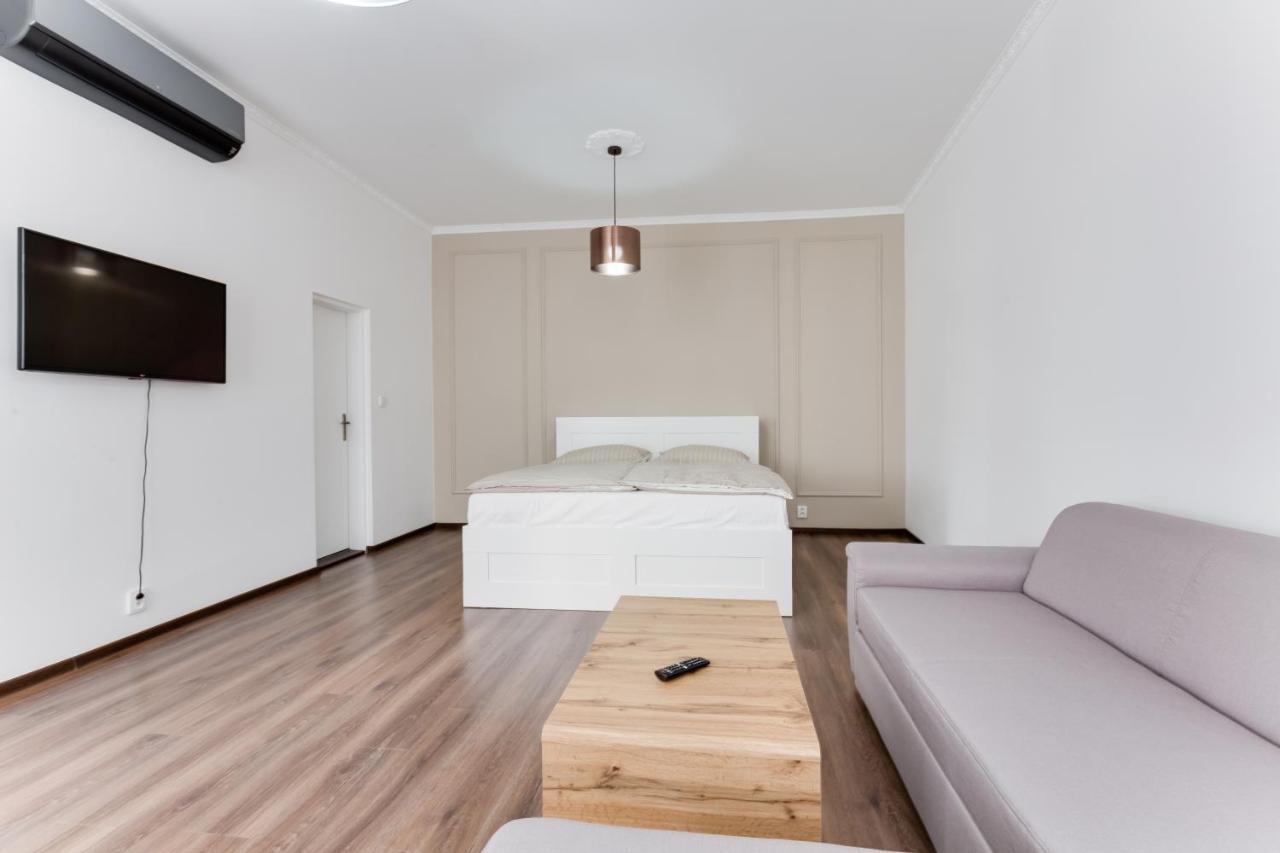 Free Days Luxury Apartment プラハ エクステリア 写真