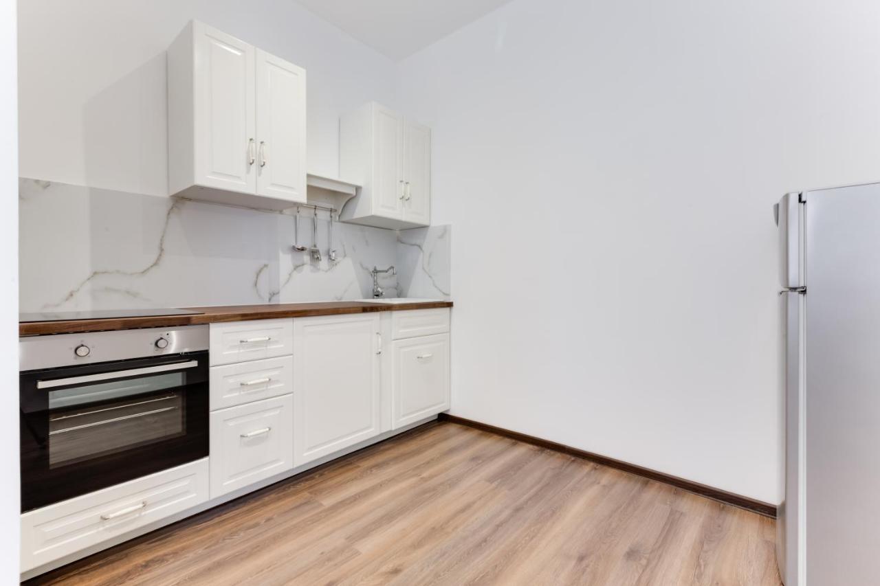 Free Days Luxury Apartment プラハ エクステリア 写真