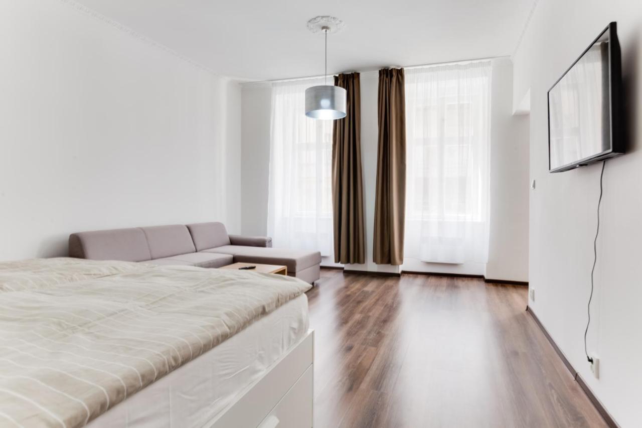 Free Days Luxury Apartment プラハ エクステリア 写真