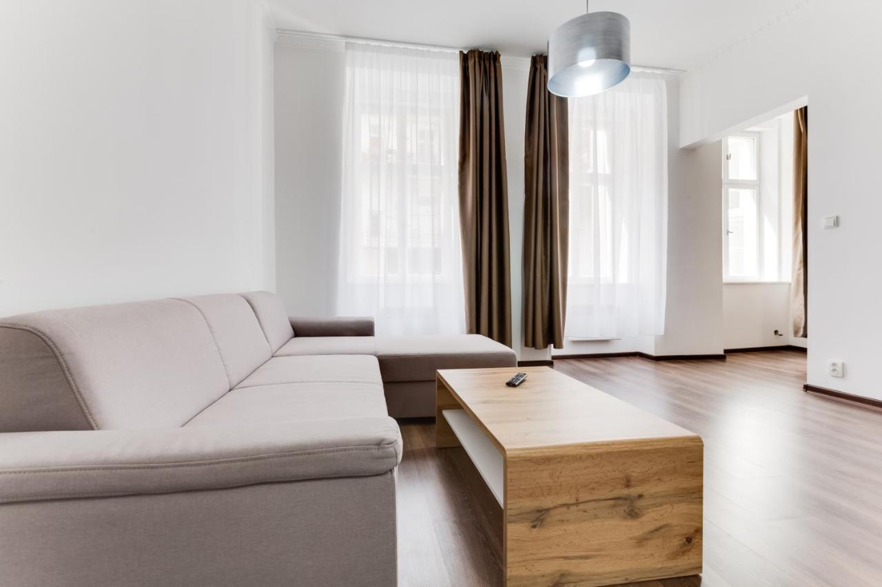 Free Days Luxury Apartment プラハ エクステリア 写真