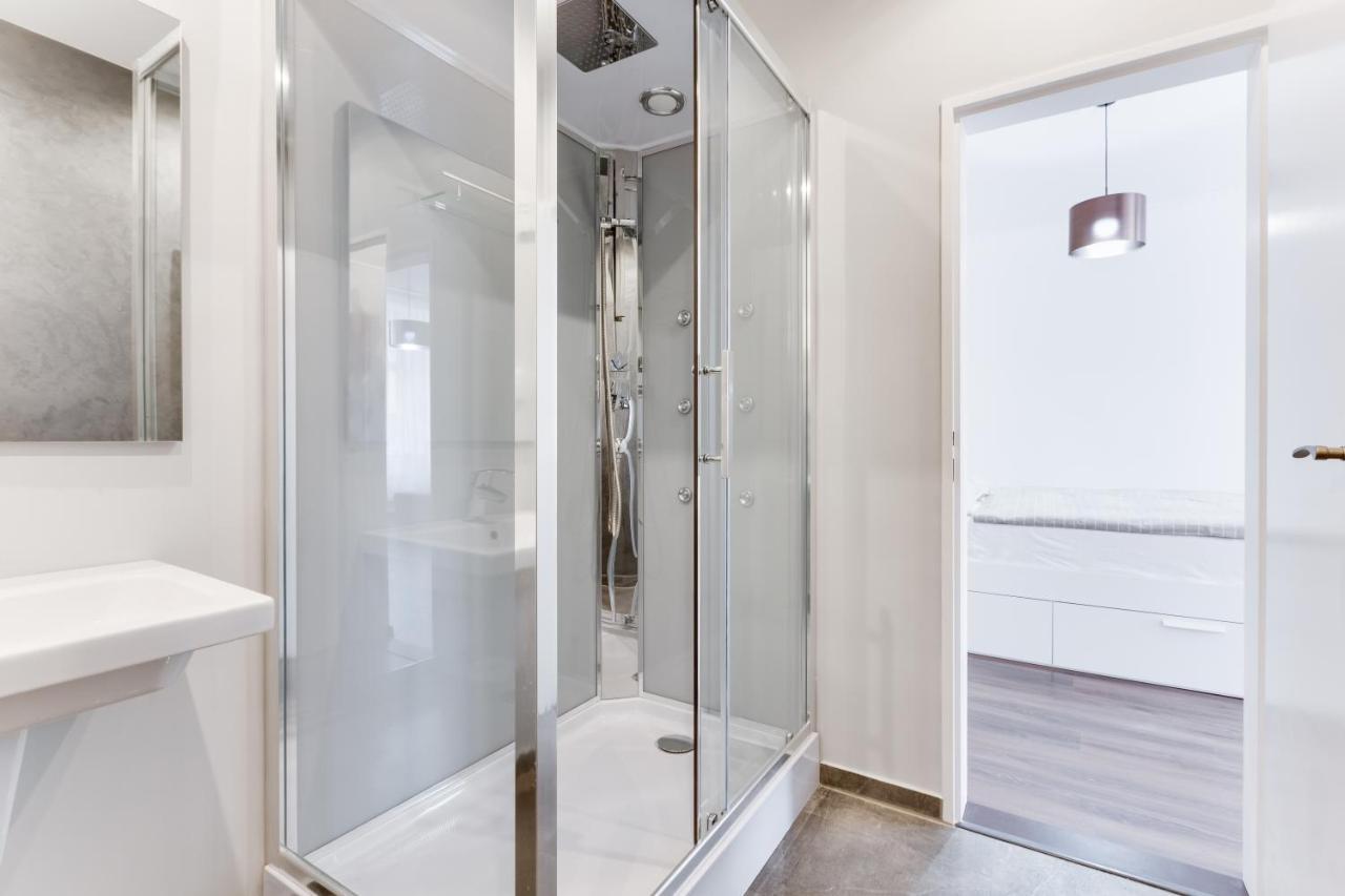 Free Days Luxury Apartment プラハ エクステリア 写真